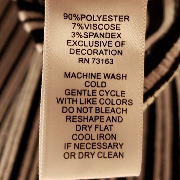 Cable & Gauge Striped Mock Neck Sleeveless Top - Picture 6 of 7